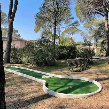 Vu Sur Piscine Apartment *