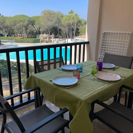 Vu Sur Piscine Apartment