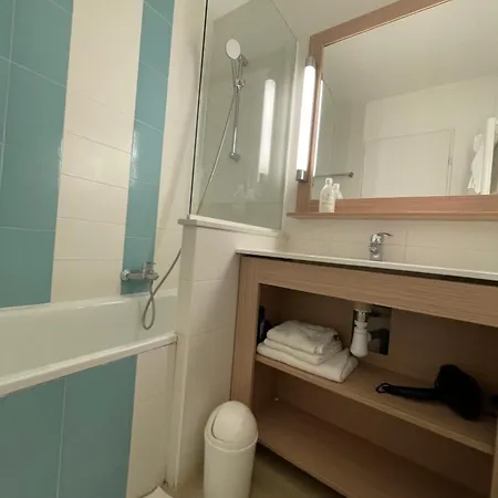 Vu Sur Piscine Saint-Raphaël